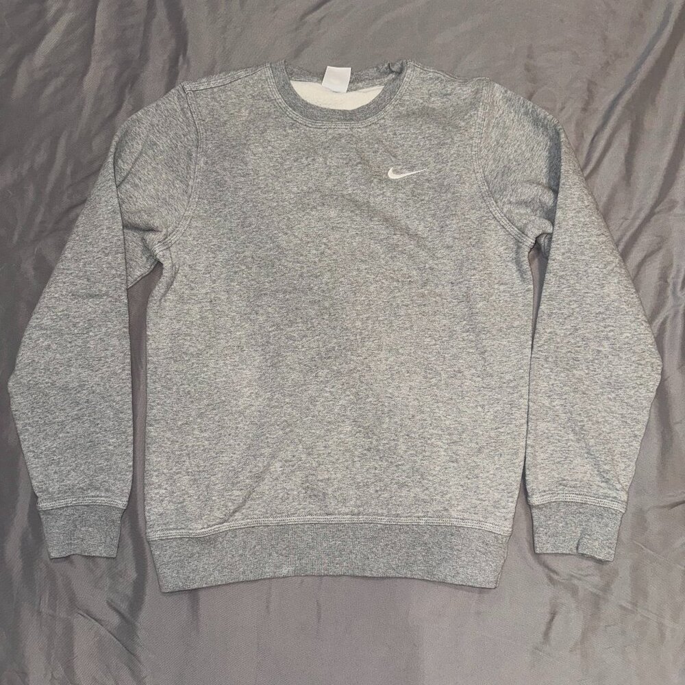 Nike Gray Crewneck Sweatshirt Classic Swoosh Pullover Athletic Sweater